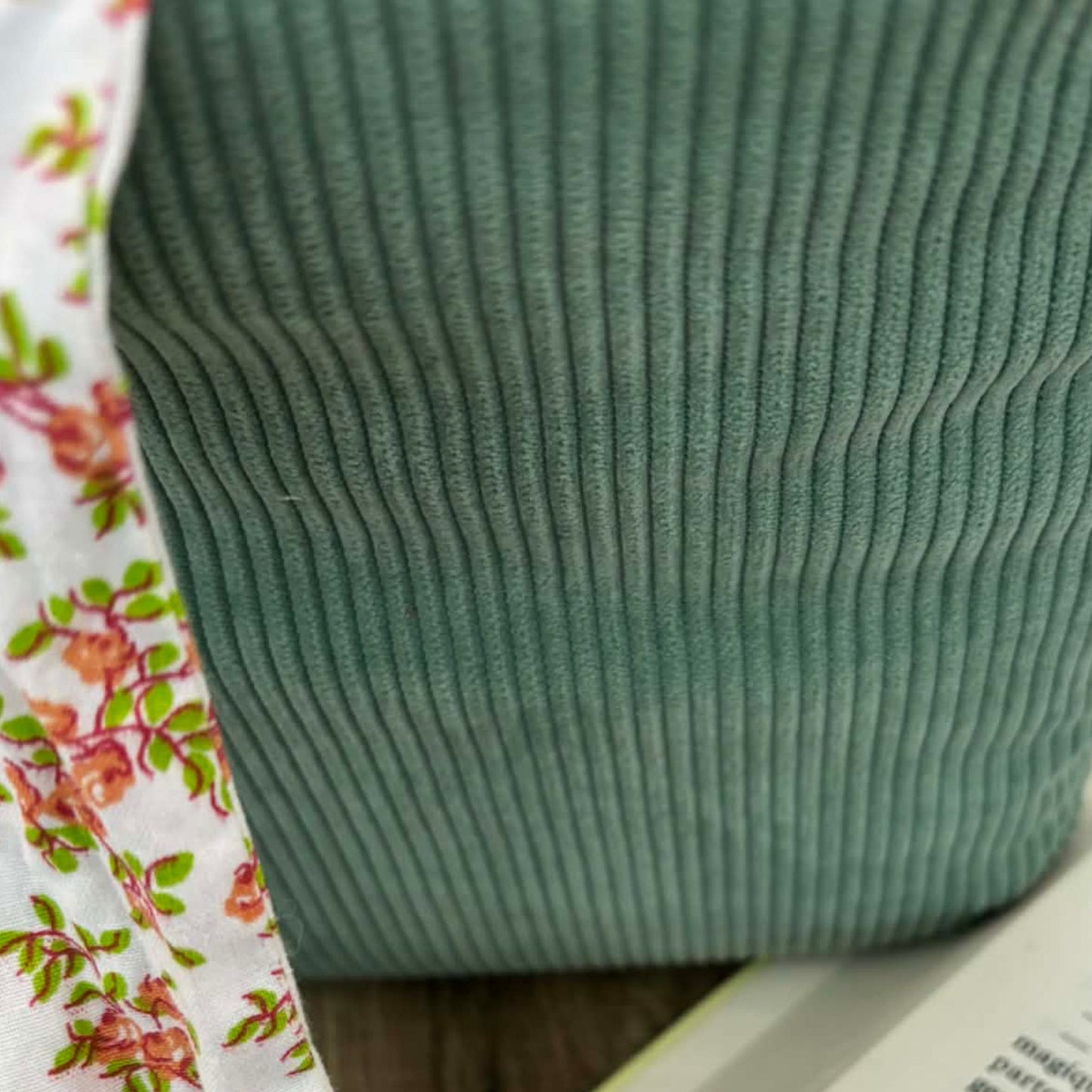 đ Pochette pour livre