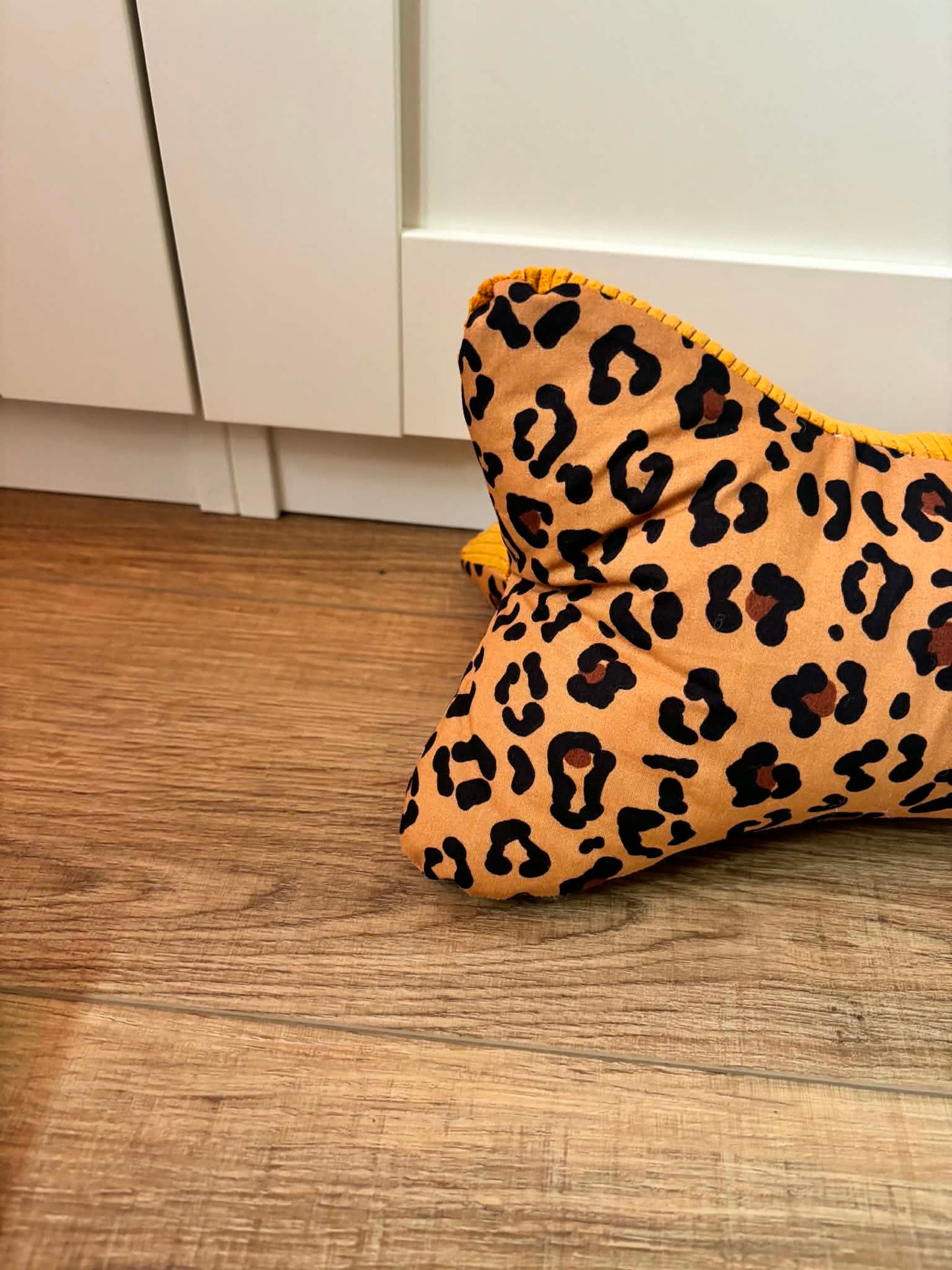 Coussin de lecture forme os