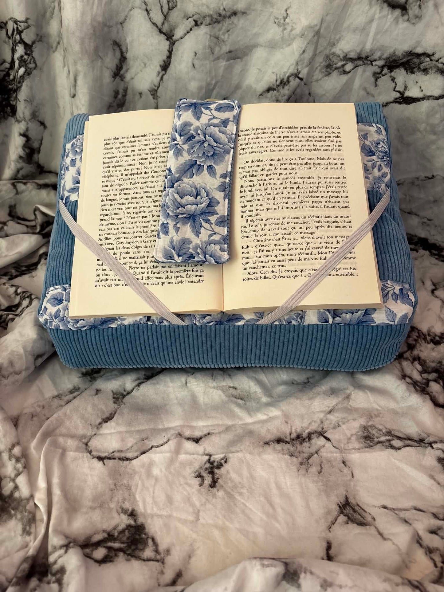 Coussin de lecture et marque page